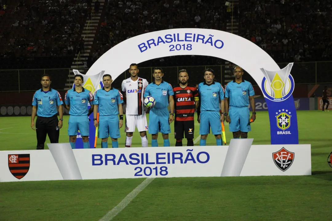 Confronto entre Vitória e Flamengo em 2018
