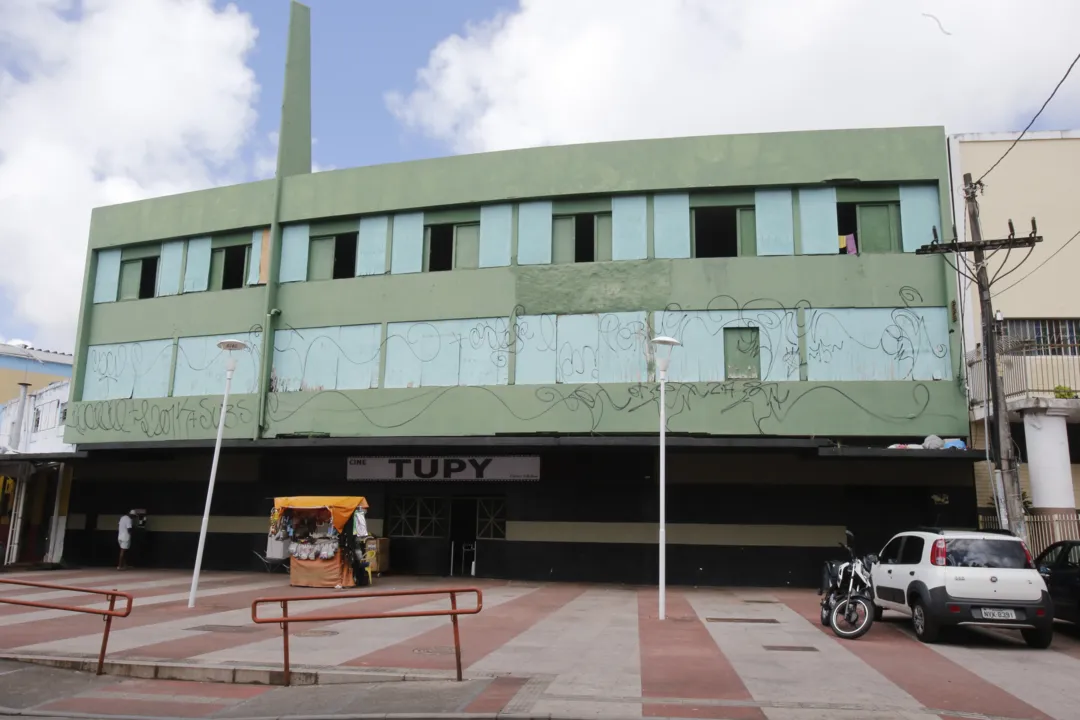 Entrada do cine Tupy é discreta