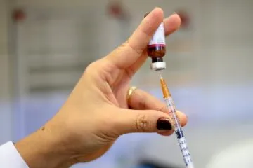 De acordo com a CIB, a medida foi tomada de maneira emergencial para evitar o desperdício de imunizantes da nova vacina contra covid-19