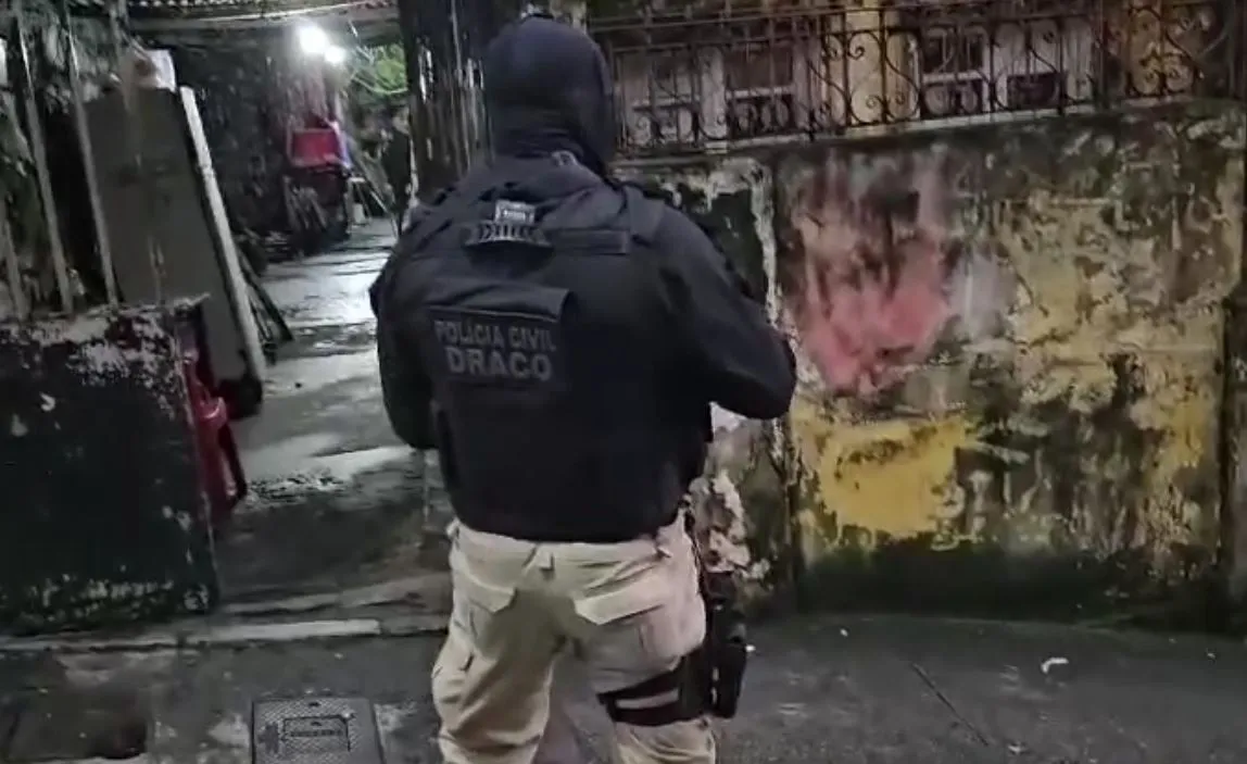 Os mandados judiciais estão sendo cumpridos em 15 bairros de Salvador