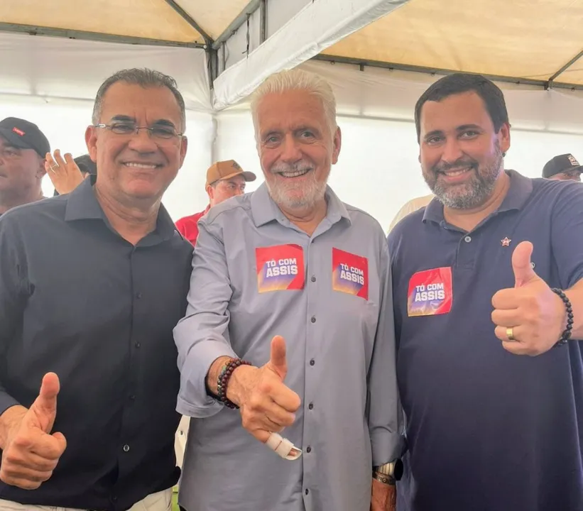 Assis, Wagner e Éden durante lançamento da pré-candidatura em Conceição do Coité