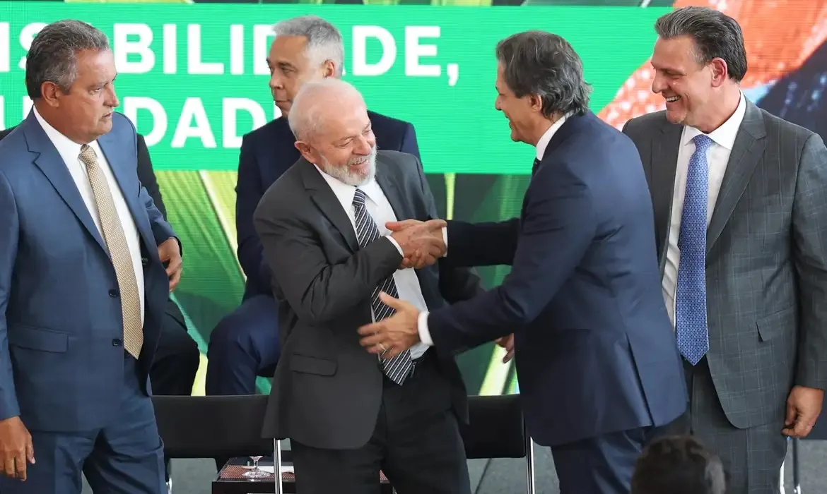 Declaração de Lula ocorre um dia depois de o dólar disparar frente ao real