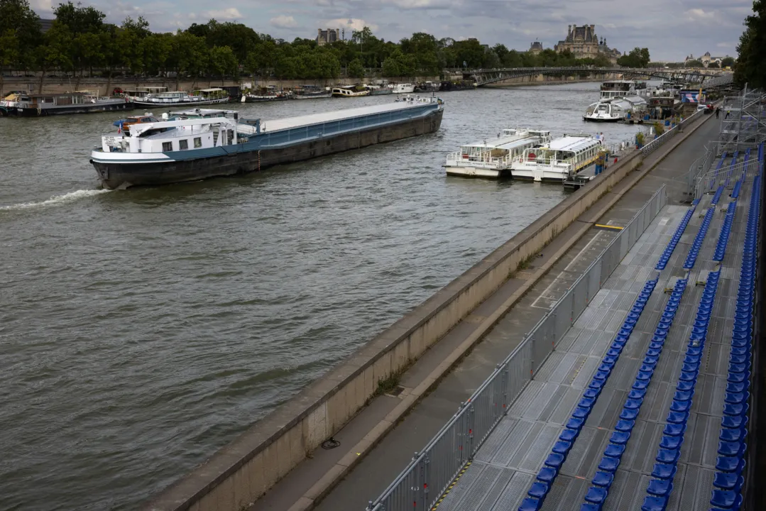 Rio Sena, em Paris