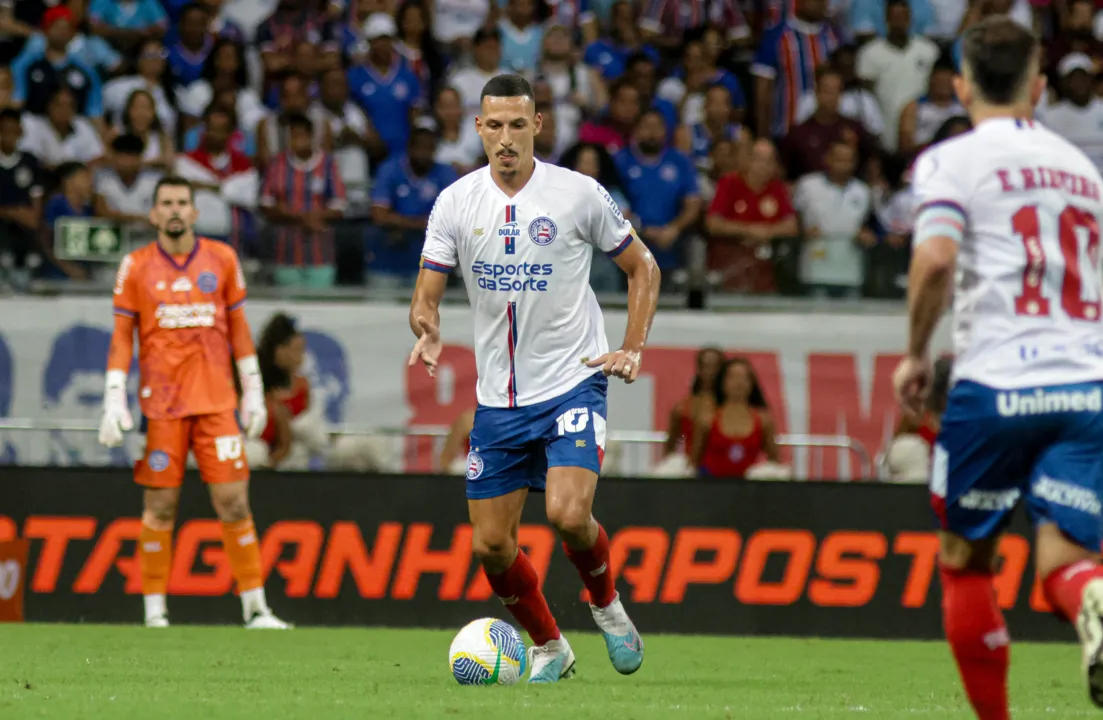 Gabriel Xavier em partida contra o Grêmio