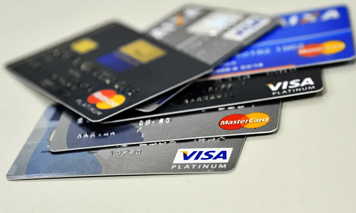 Imagem ilustrativa da imagem Portabilidade da dívida do cartão de crédito passa a valer em julho