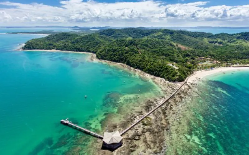 Praia fica na Ilha dos Frades