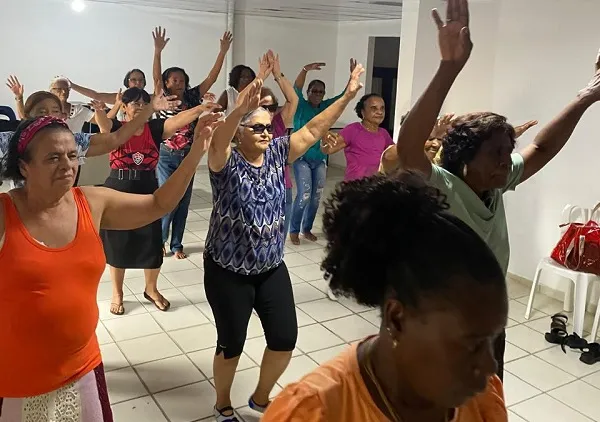 Aulas de dança e yoga, promovidas pela Previdência de Salvador