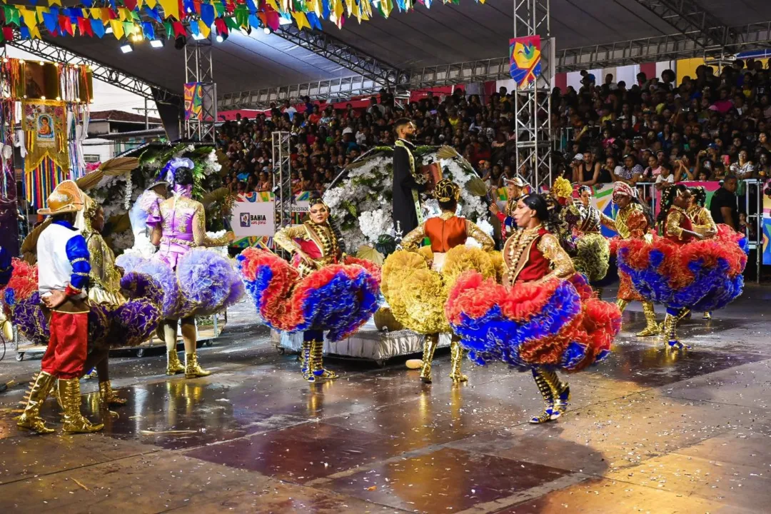 Elas não apenas encantam com suas coreografias e trajes coloridos, mas também são um elo vivo com as raízes folclóricas