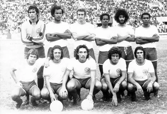 Em pé, da esquerda para a direita: Rafael, Sapatão, Roberto Rebouças, Baiaco, Romero e Ubaldo. Agachados: Tirson, Douglas, Beijoca, Fito e Marquinhos