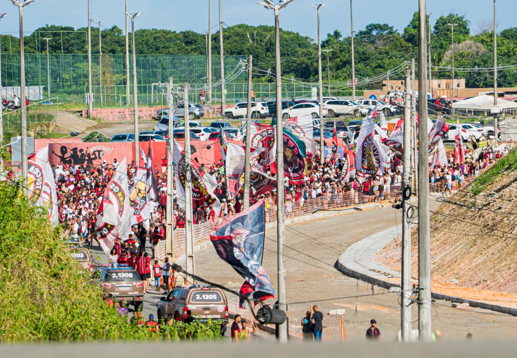 Membros da TUI teriam encurralado os volantes Dudu e Rodrigo Andrade