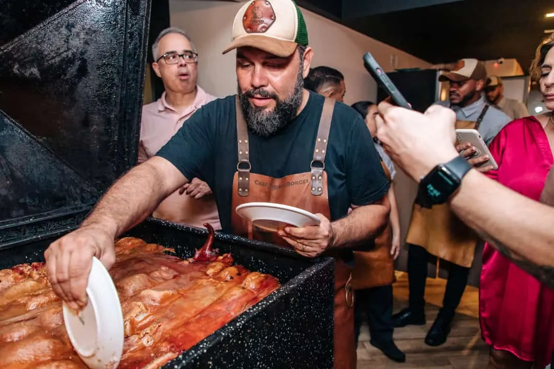Chef do restaurante, o baiano Sandro Borges já havia inovado em lançar um sanduíche gigante