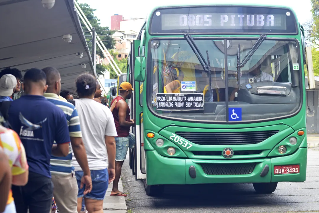 movimento dos ônibus na Estação da Lapa