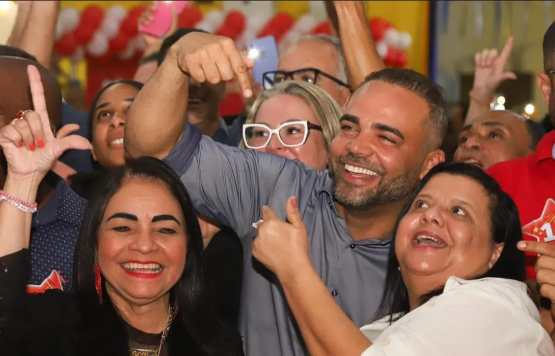 Durante o evento, Rosalvo constatou: “Estamos no rumo certo, o do Time de Lula, para acelerar ainda mais o desenvolvimento da nossa querida Lauro de Freitas”