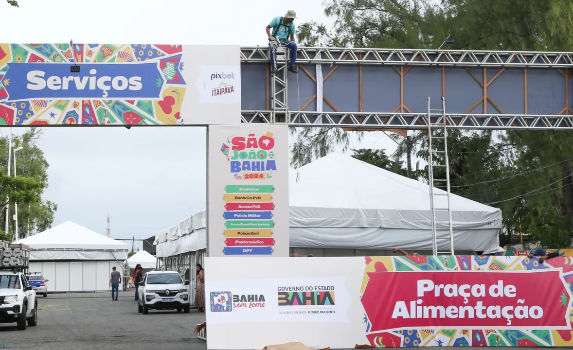 Uma grande estrutura foi montada para a festa no Parque de Exposições de Salvador, localizado na Av. Paralela