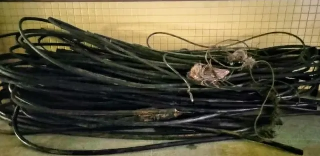 Imagem ilustrativa da imagem Seis suspeitos são presos e uma tonelada de fios furtados é apreendida