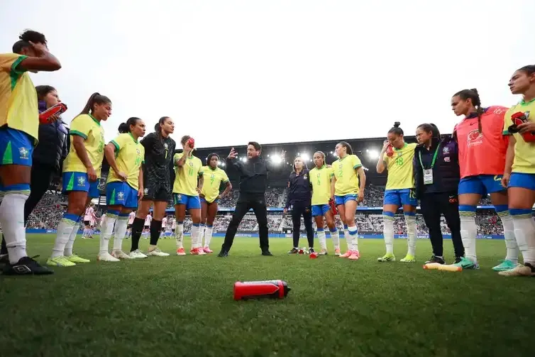 Cristiane esteve em quatro jogos desde que Arthur Elias assumiu a seleção feminina