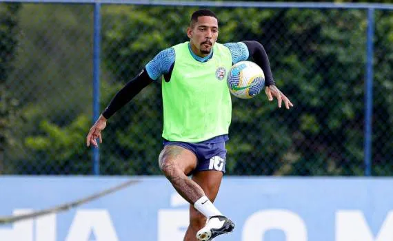 Elenco tricolor realiza treinos táticos e técnicos na manhã desta quinta-feira, 16.