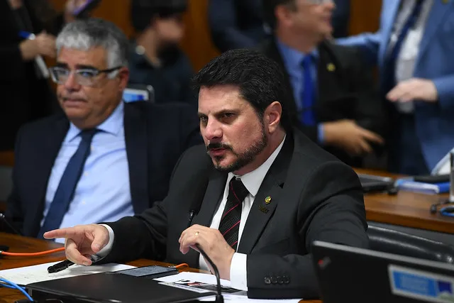 Congressista afirmou que a confusão foi retomada pelo deputado Gilvan da Federal (PL-ES)