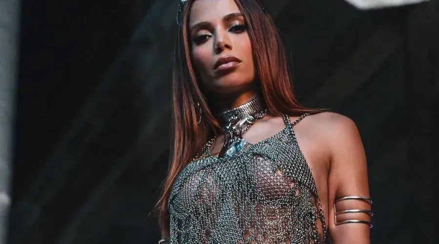Imagem ilustrativa da imagem "Só quero boy rico, chega de bancar", desabafa Anitta