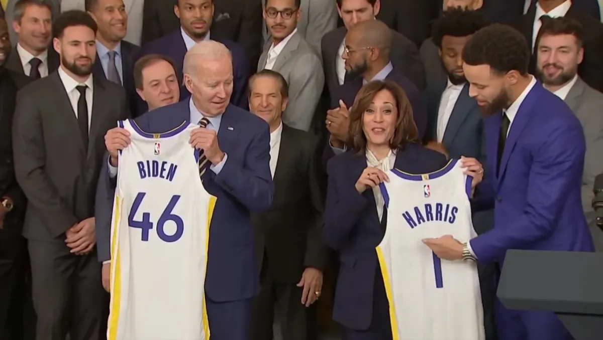 Curry em homenagem a Joe Biden e Kamala Harris