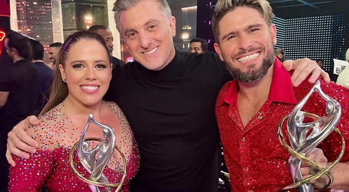 Dupla campeã das Danças dos famosos Tati Machado e Diego Maia