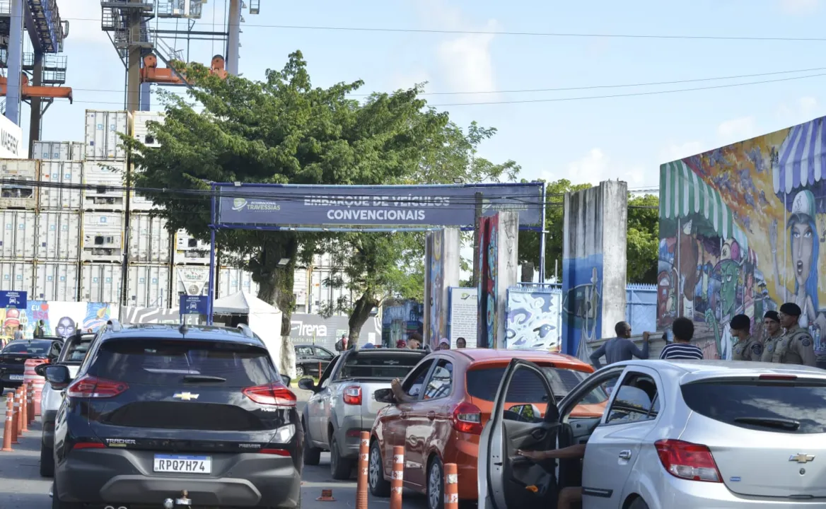 Passageiros tem enfrentado transtornos para embarcar rumo aos festejos juninos