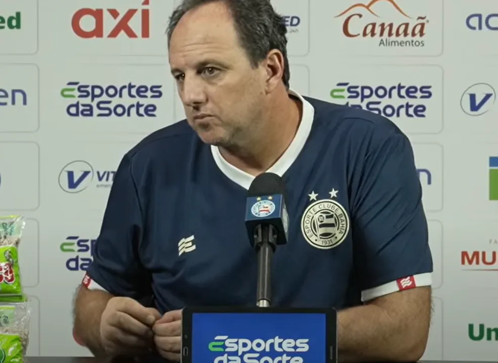 Rogério Ceni concedeu entrevista coletiva após o triunfo por 4 a 1 sobre o Cruzeiro