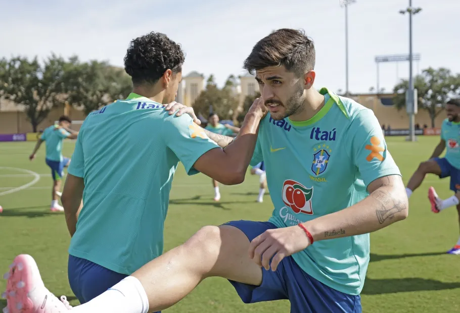 Marquinhos e Beraldo: companheiros de PSG e de Seleção Brasileira