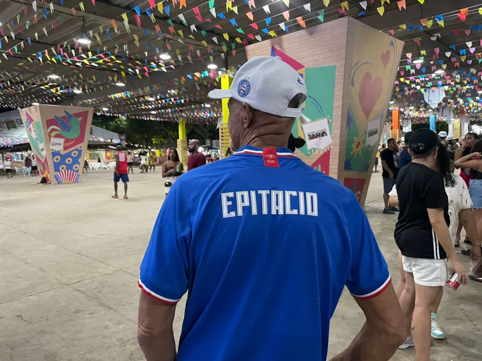 Imagem ilustrativa da imagem Torcedores curtem São João no Parque preocupados com a dupla Ba-Vi