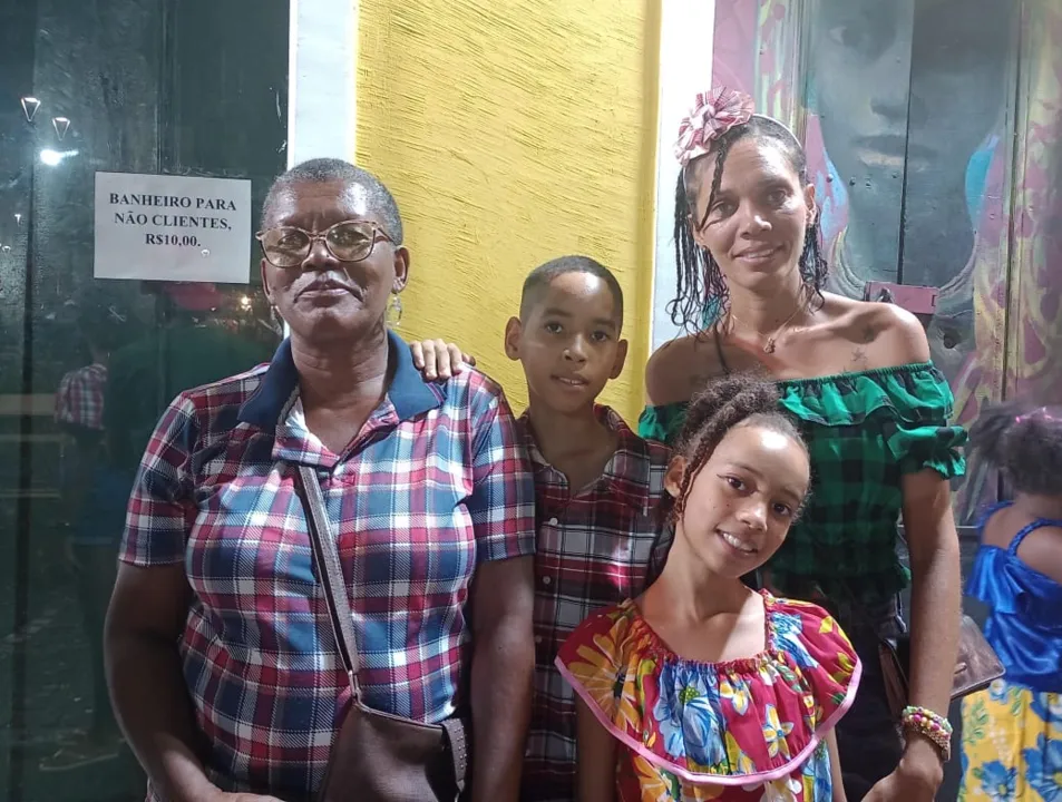 Família curtindo o São João no Pelourinho