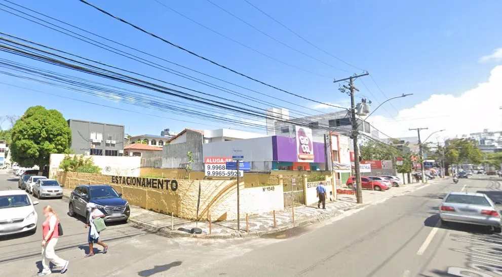 Trecho entre a Rua das Rosas e a Av. Paulo VI