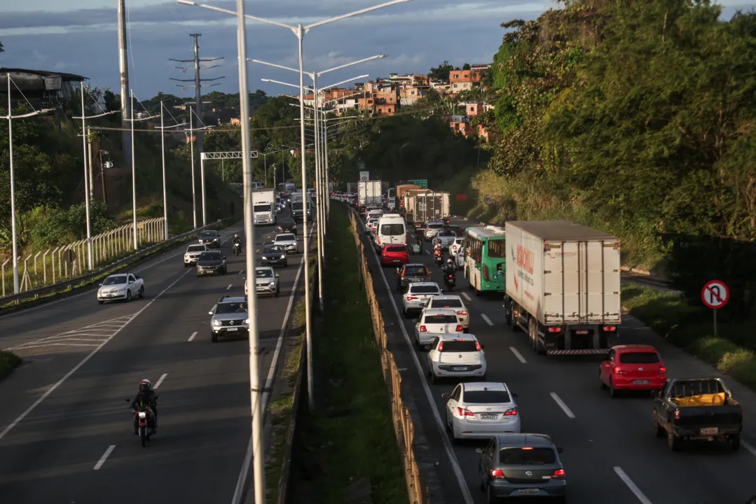 De acordo com a Via Bahia, mais de 370 mil veículos devem passar pela rodovia durante o período festivo