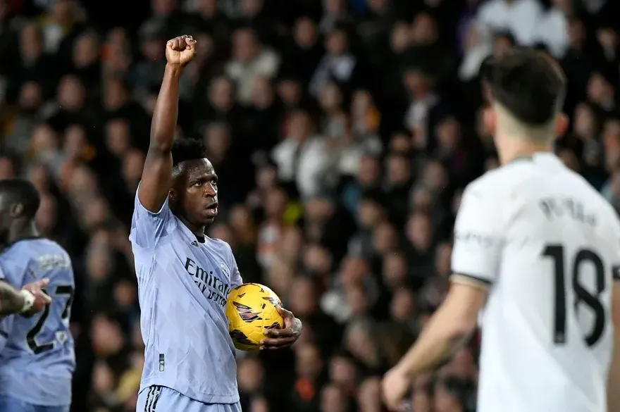 Vini Jr fez dois gols no empate entre Real Madrid e Valencia