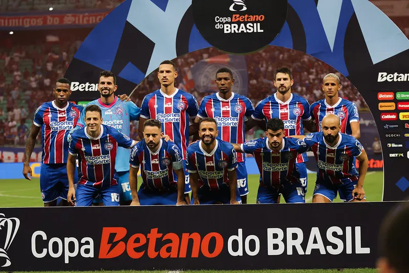 Elenco tricolor antes da partida contra o Criciúma, pela 3ª fase da Copa do Brasil