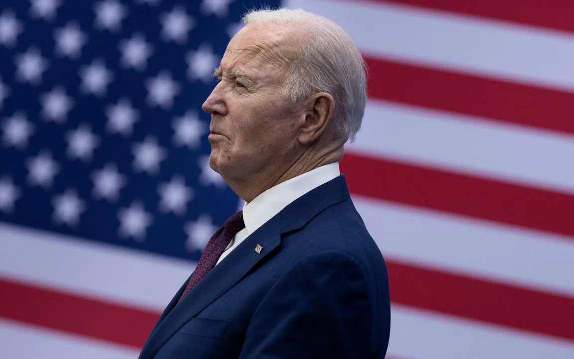 Imagem ilustrativa da imagem Um dia antes de desistir, Biden estava decidido a "seguir com tudo"