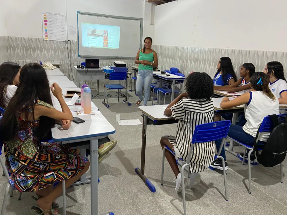 Alunos da rede municipal aprendem técnicas de audiovisual para produzir filmes ambientados na cidade de Valente