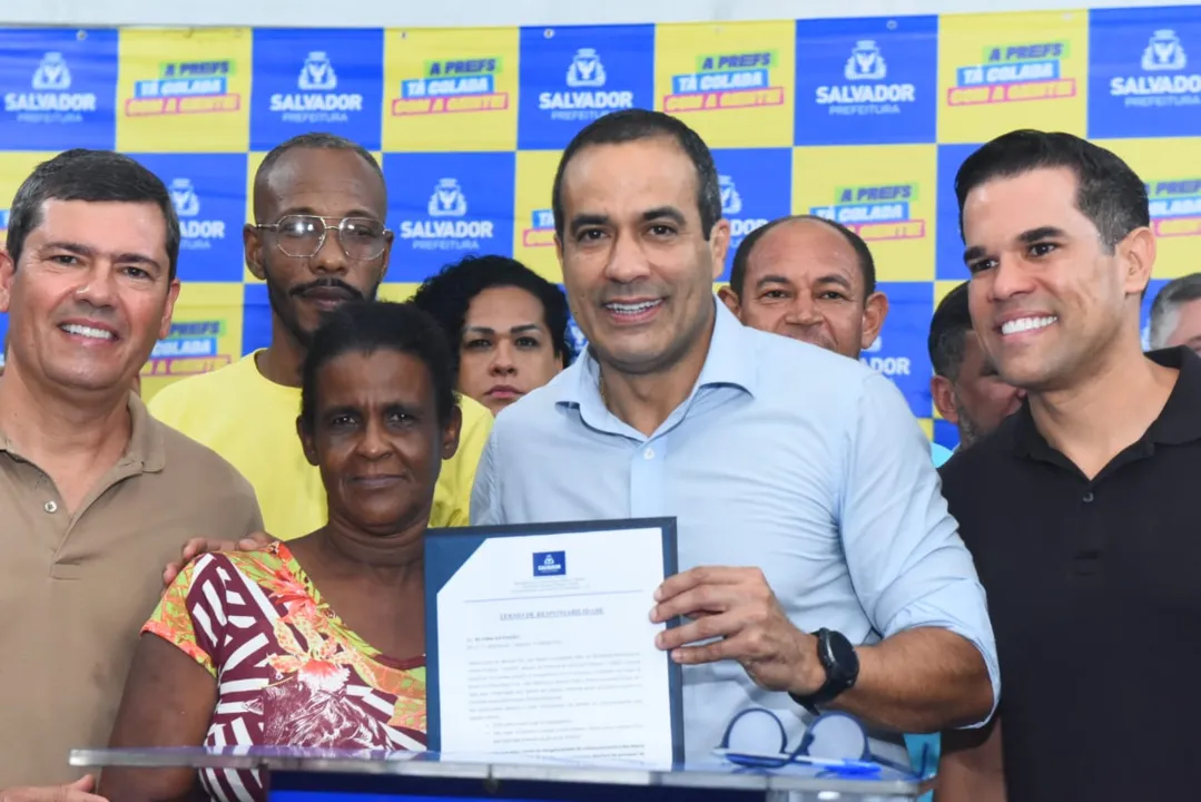 Bruno Reis durante entrega de equipamento