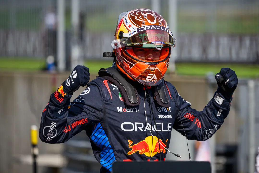 Verstappen comemorando Pole