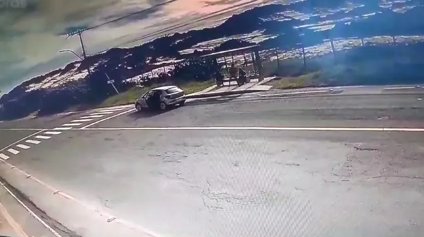 Imagem ilustrativa da imagem Vídeo: bandidos são flagrados praticando assaltos em Praia do Flamengo