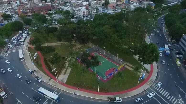 Imagem ilustrativa da imagem Vídeo: intensa troca de tiros é registrada na Garibaldi nesta sexta