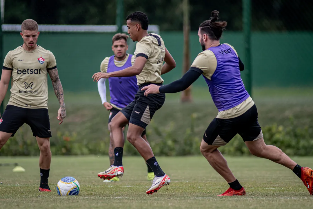 Treino do Vitória neste sábado, 12