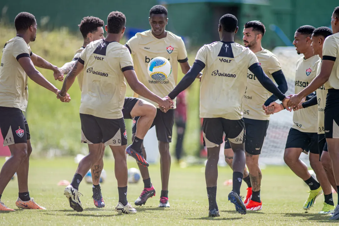 Jogadores do Vitória durante treino