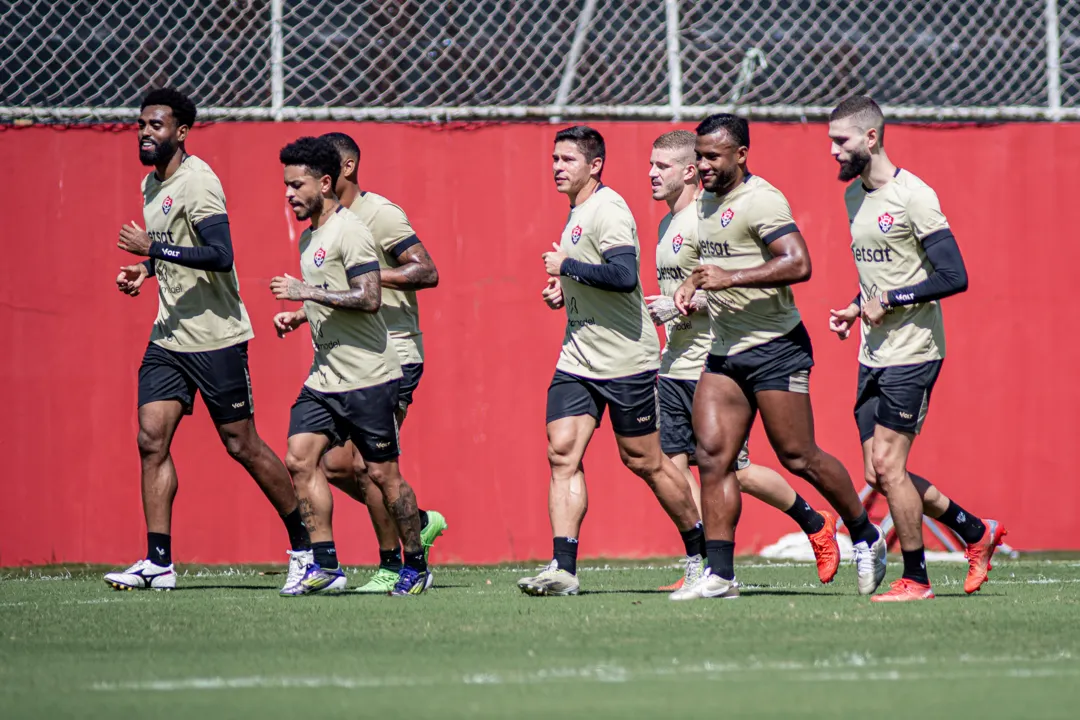 Jogadores do Vitória tiveram apenas dois dias de folga após o jogo contra o Fluminense no Rio