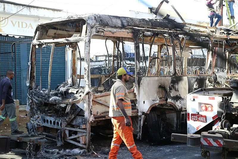 ônibus foi incendiado no feriado 2 de julho