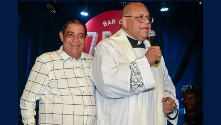 Festa de inauguração do bar em shopping