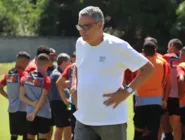 Léo Naldi contra o Athletico