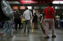 Imagem ilustrativa da imagem Homem ameaça ex-companheira e é detido no metrô de Pirajá; assista