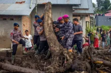 Imagem ilustrativa da imagem Inundações na Indonésia deixam 57 mortos e 22 desaparecidos