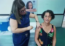 Imagem ilustrativa da imagem Prefeitura de Simões Filho faz vacinação de funcionários da educação