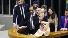 Imagem ilustrativa da imagem Vídeo: deputado simula aborto em sessão da Câmara